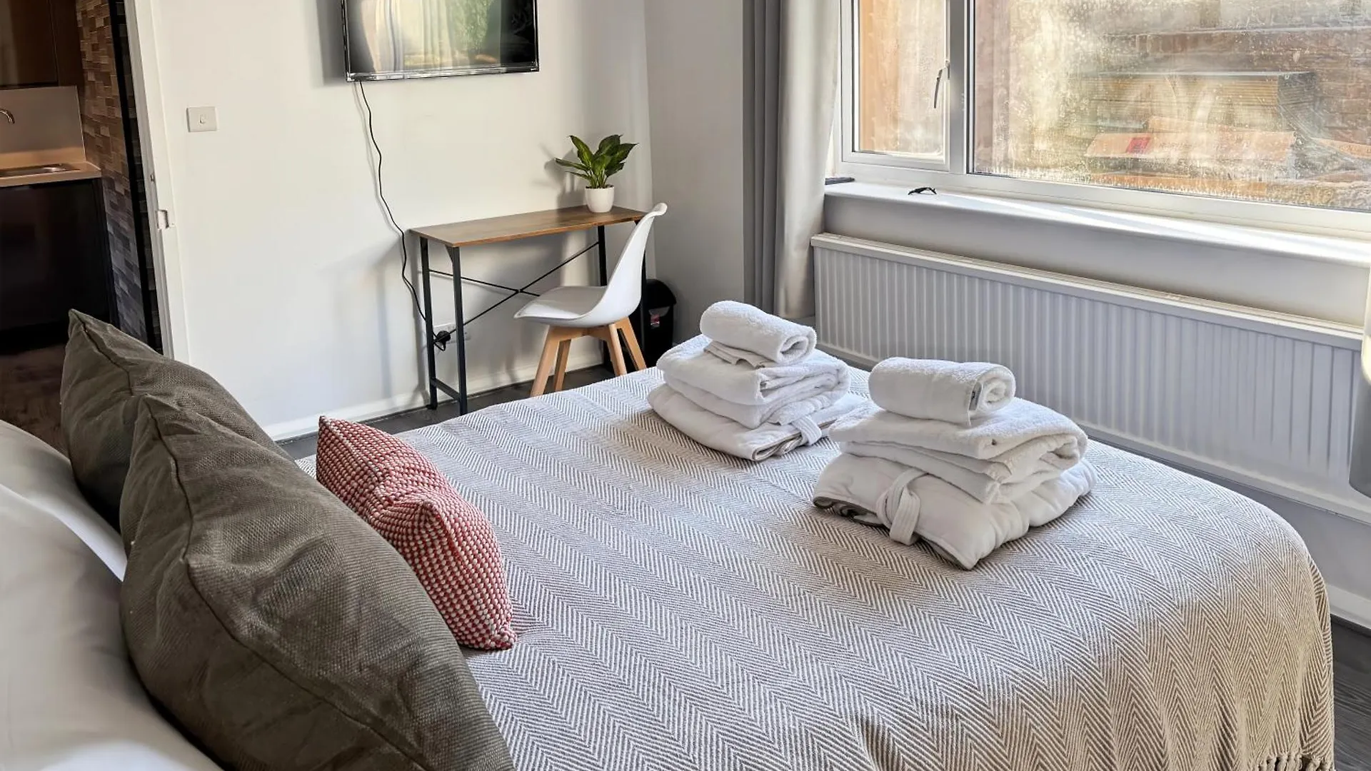 Family Holiday Home With Hot Tub & Sauna Sleeps 8 Brighton 0*,